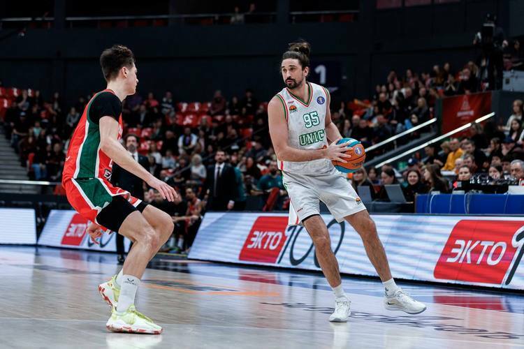 Позвонил в «камбэчную» и выиграл: УНИКС одолел «Локомотив»