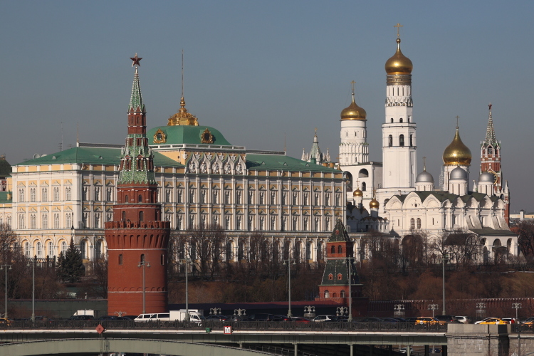 Далеко не каждый город может дать чиновнику такие же возможности для самореализации, как Москва