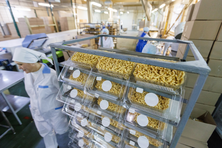 ГОСТ по чак-чаку на самом деле появился еще прошлым летом. Приказ федерального агентства по техническому регулированию и метрологии об утверждении нового национального стандарта был опубликован 7 августа 2025 года