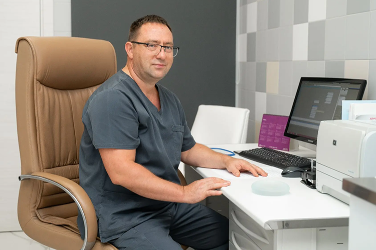 Марат Хайруллин: «Мы работаем по строжайшим международным протоколам. Каждый шаг &mdash; от первой консультации до выписки &mdash; это четкий алгоритм, где на первом месте стоит безопасность пациента»