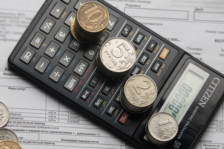 На сегодняшний день в муниципалитете задолженность населения за ЖКУ составляет порядка 975 млн рублей, которая за год выросла на 115 млн рублей, сказал Песошин