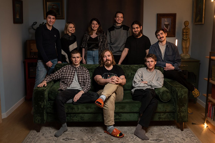 «Для сложных задач &mdash; игры, художественный контент, где нужна актерская игра, &mdash; живые голоса пока незаменимы»