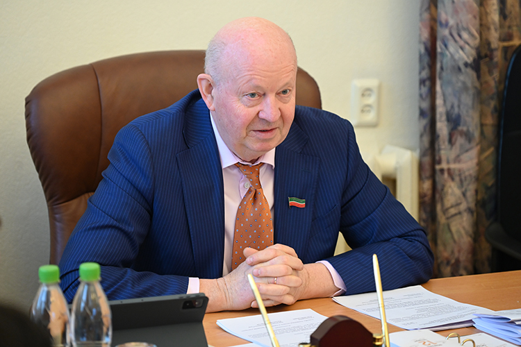 «Особенно больно смотреть, что в ходе ДТП гибнут люди», &mdash; отреагировал, председатель комитета по законности и правопорядку Александр Чубаров