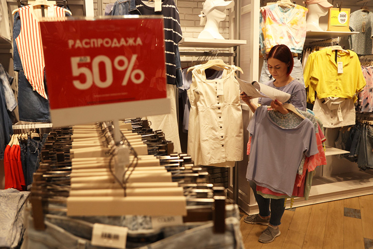 Снижение количества посетителей наблюдалось весь предыдущий год