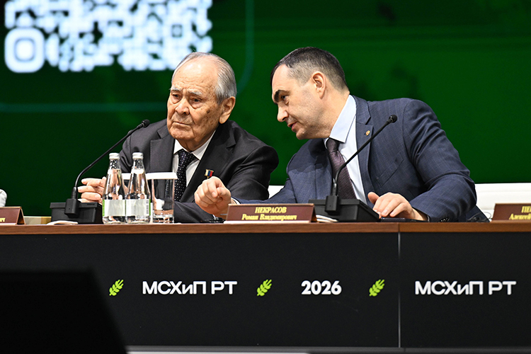 Мероприятие посетил не только раис Татарстана Рустам Минниханов, но и госсоветник РТ Минтимер Шаймиев, а также гендиректор «Росагролизинга» Павел Косов и замминистра сельского хозяйства РФ Роман Некрасов