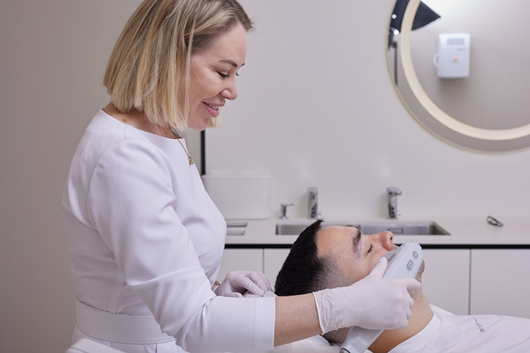 Все процедуры в косметологии направлены на усиление выработки коллагена и эластина»