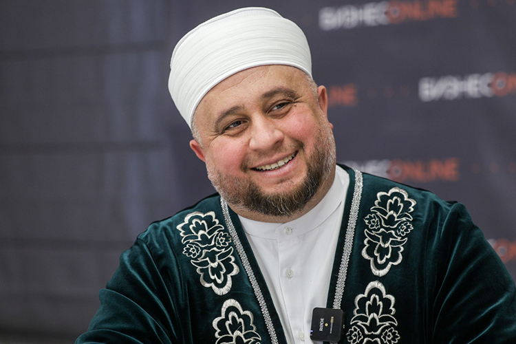 «Я всегда стараюсь, чтобы сердце было связано с Всевышним. А Всевышний &mdash; это добро, салям, благодать»