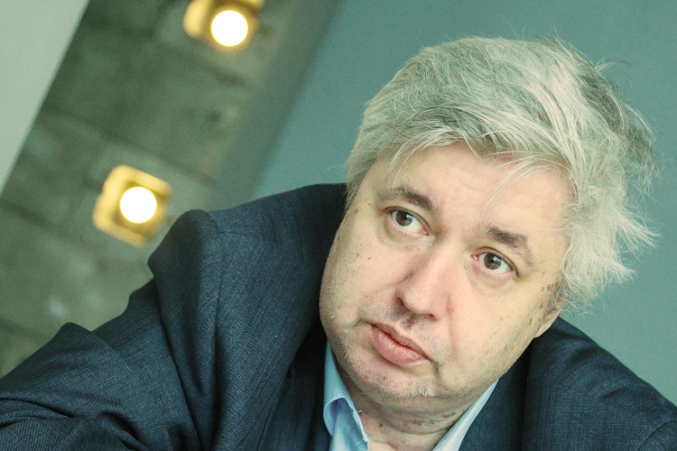 Дмитрий Голубовский: «Экономика, которая обслуживает самих американцев, дохнет»