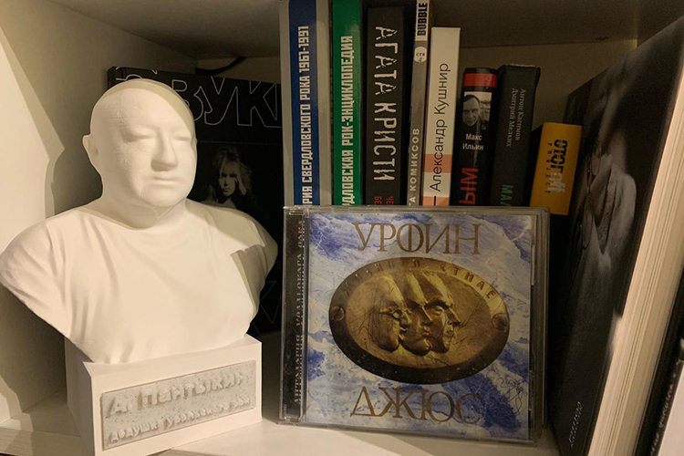 «Жизнь любого человека &mdash; это многогранный мир, и осуждать его за интерес лишь к одному виду искусства бессмысленно»