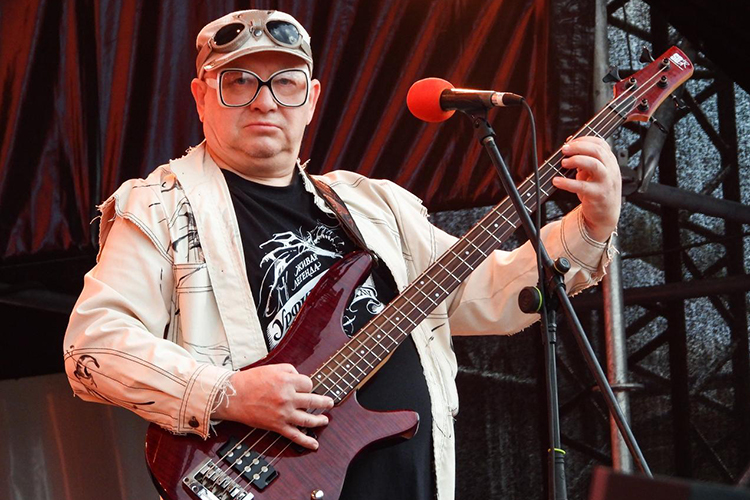 «Русского рока никогда не было»: лидер группы «Урфин Джюс» о Зеленодольске, дилетантах и «Матушке-земле»