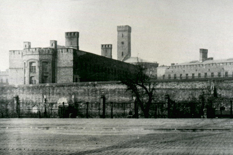 «Немцы, когда проводили следствие после восстания 825 батальона, в их документах было отмечено, что оно «стало результатом деятельности некоторых интеллигентных татар внутри легиона» (на фото Моабитская тюрьма)