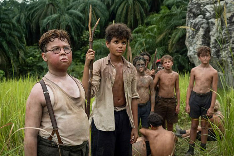 «Повелитель мух» поддается «современной чуме психологии»: какой получилась экранизация Уильяма Голдинга?
