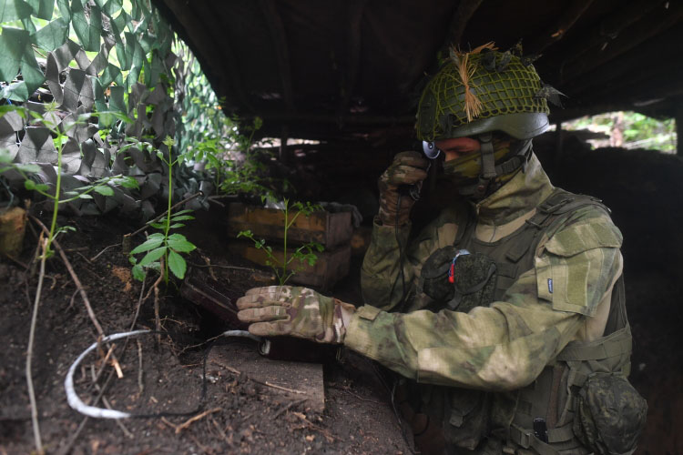 «Телеграм» доступен везде, где есть мобильный интернет. Как следствие, он есть почти у каждого конкретного бойца