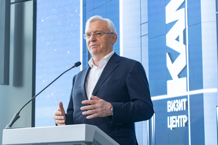 «Любая промышленность создается десятилетиями. А разрушается за год», &mdash; именно такой фразой гендиректор КАМАЗа Сергей Когогин в интервью журналу «За рулем» объяснил, как финансовая политика Центробанка РФ повлияла на рынок грузовых автомобилей