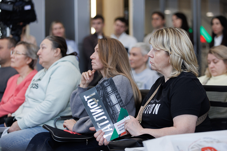 Отвечая на вопрос о зависимости от импорта, на заводе признают: от электроники зависят все, но динамика развития отечественной микроэлектроники заметна