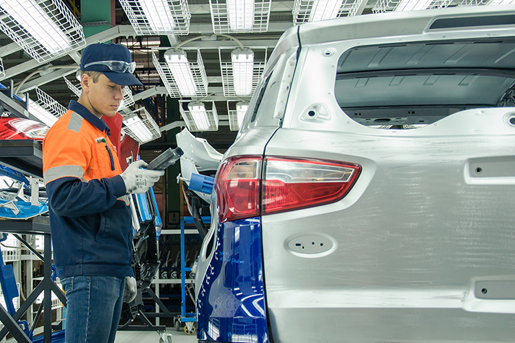 В 2025 году производство автотранспортных средств, прицепов и полуприцепов сократилось на 13,9%, одежды &mdash; на 25,3%, текстильных изделий &mdash; на 8,2% по сравнению 2024-м