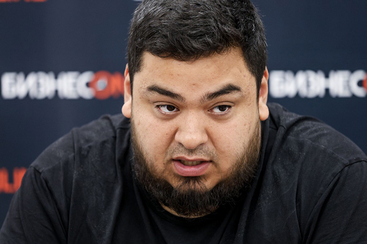 Калимуллин, рассказывают источники, утверждал, что для личного обогащения деньги Urban не использовал, какие-то дорогие покупки не делал, более того, его семья вовсе была в трудном финансовом положении