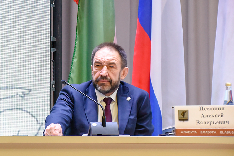 Поддержка военнослужащих и членов их семей &mdash; это приоритетная задача, указал Песошин. И в Елабужском районе такая работа «организована на должном уровне»