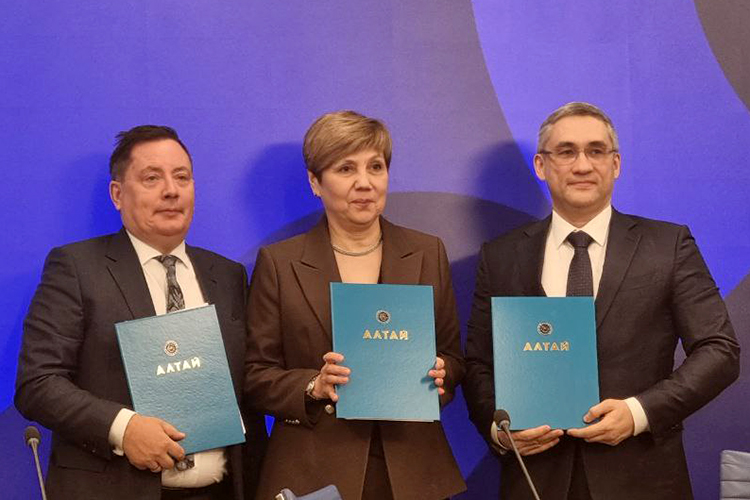  Нынешнее соглашение, которое подписали сегодня в Москве X5 и «Татспиртпром», предусматривает в том числе финансовую поддержку центру на Алтае 