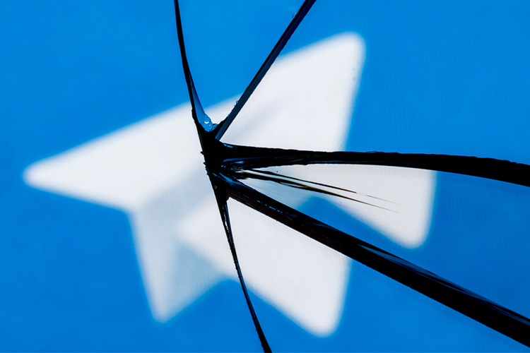 «1,5 тысячи каналов с детской порнографией, 6 тысяч &mdash; с объявлениями о продаже наркотиков, 4 тысячи чат-ботов о продаже поддельных документов или фишинговых сервисов, задача которых выманить деньги. 18 тысяч требований было проигнорировано «Телеграмом» о блокировке каналов нацистских групп»