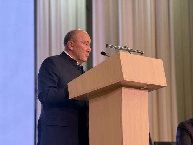 Марат Ахметов