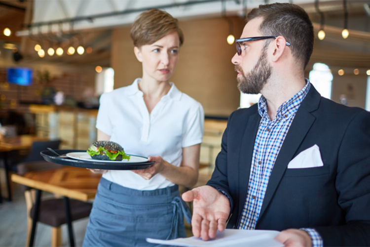 Для общепита единственный способ справиться с внезапно выросшими затратами &mdash; повышать ценник, который и так за год взлетел на 15–20%