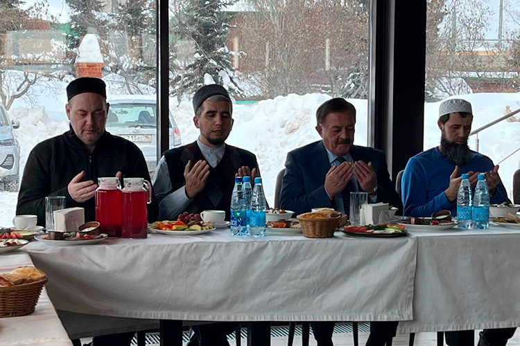 Вечер памяти Шамиля Исхакова прошел в медресе «Шамиль», где собралась семья Исхаковых