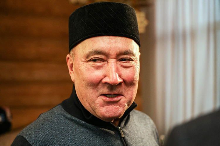 Вице-спикер Госсовета РТ Марат Ахметов: «Ислам &mdash; наш ориентир. Раньше мы блуждали, не могли его найти, нам предлагали другие ориентиры, а теперь возвращаемся к своему справедливому, настоящему»