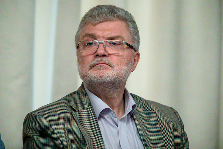 Юрий Поляков: «Я понимаю, что это был неизбежный шаг с нашей стороны, вызванный тем, что в Донбассе бомбили и пытались уничтожить ту часть русского мира, которая игрой геополитических лотерей оказалась в составе искусственно созданного государства Украина»