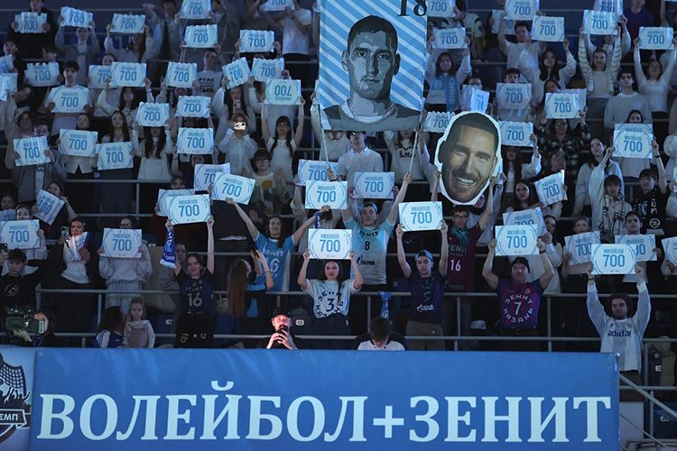 Свой первый матч за «Зенит-Казань» Максим провёл 23 октября 2010 года &mdash; тогда зенитовцы в «Баскет-холле» со счётом 3:0 обыграли «Белогорье» в матче за Суперкубок России