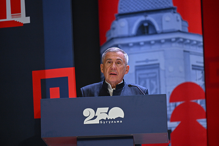 Рустам Минниханов: «Я считаю, в Бугульме народ творческий. Ну что это такое &mdash; один промышленный парк?!»