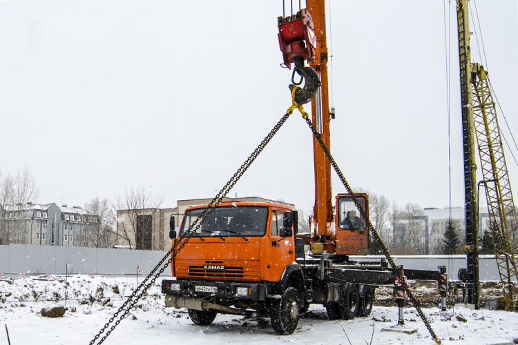 Под ограничения попали предприятия, связанные с производством подъемной и крановой техники: ООО «Палфингер Кама Цилиндры» и ООО «Кран Центр КАМАЗ»