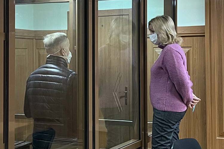 Председательствующий по делу Ильшат Тухватуллин решил, что рассматривать уголовное дело дальше нельзя, и постановил вернуть его в прокуратуру