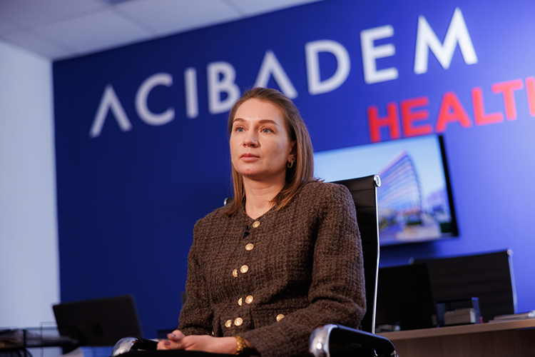 «Первая клиника открылась в 1991 году в Стамбуле. Сейчас у нас 29 больниц, свыше 19 медицинских центров и 60 информационных офисов более чем в 30 странах»