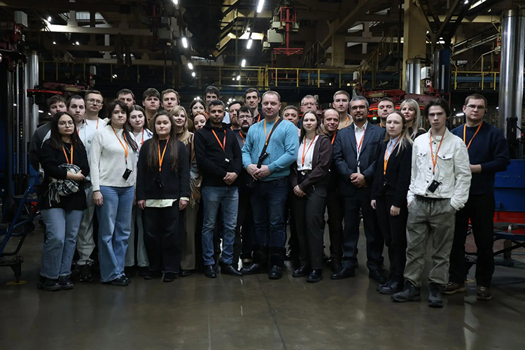 «Вы инженерная элита Татарстана. Именно вам судьбой доверено развитие промышленности. А от этого в итоге зависит наше будущее», &mdash; обратился к победителям с напутствием министр промышленности и торговли РТ Олег Коробченко