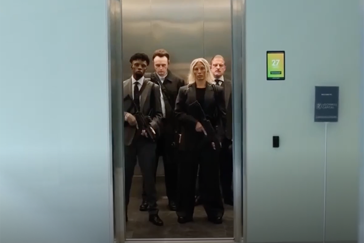 «Ограбление» по-английски: звезда «Игры престолов» стала «офисной крысой» и «развела» пенсионеров