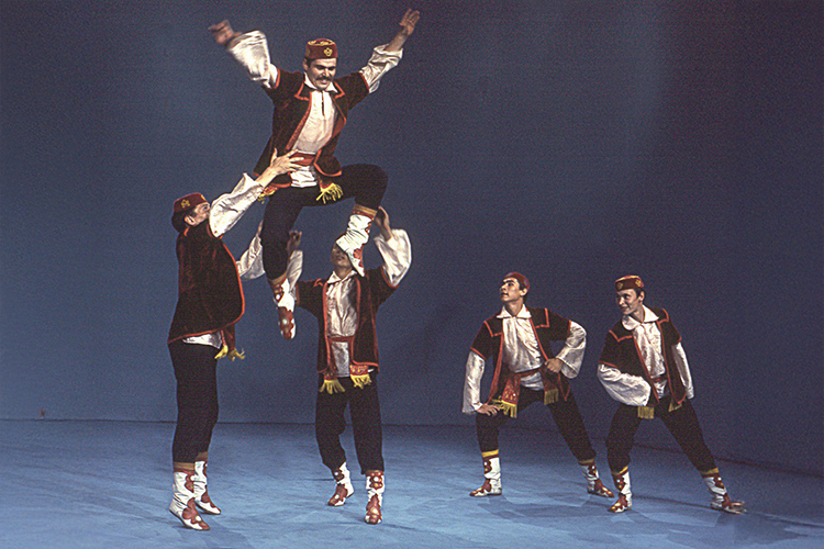 «Самая высокая награда &mdash; это когда публика, даже один человек, говорит, что увидел красоту татарского народа и готов уходить в другой мир»