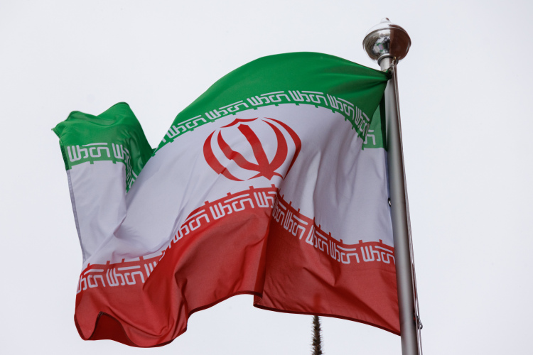 «Есть мнение, что, пока американцы заняты Ираном, Украина им будет не нужна. Но ведь Украина им давно не нужна»