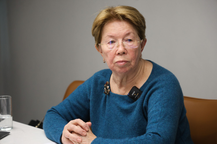 Ашрапова как первый заместитель председателя правления в 90-е выстраивала структуру банка, следила, чтобы он выполнял все требования ЦБ, привлекала новых клиентов. По ее словам, с сотрудниками всегда были хорошие отношения