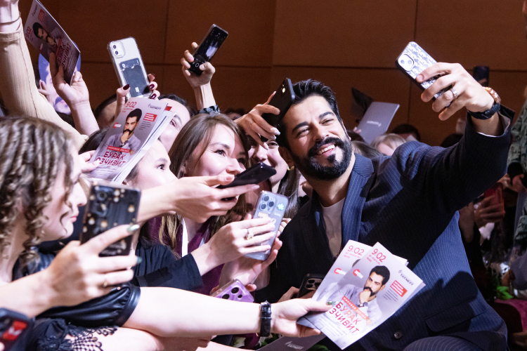 Турецкая звезда Бурак Озчивит, спектакль Иры Горбачевой и Аня из «Ранеток»: 25 способов развлечься в Казани