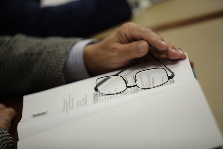 Теоретически узбекоязычных читателей достаточно, чтобы книга была прибыльной, но коммерческий успех сегодня сопутствует почти исключительно литературе религиозного содержания, что соответствует глубоким восточным традициям