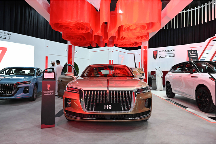 Еще недавно о китайском бренде Hongqi в России никто не знал, но теперь не только знают &mdash; бренд всего за два года добился поставленных целей, указал исполнительный директор Hongqi Rus Иван Савельев