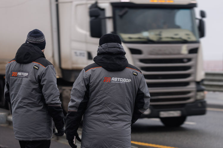 В пятницу вечером на сайте госкомпании появилась новость: на М12 «Восток» вводятся новые абонементы на проезд по участку обхода Нижнекамска и Набережных Челнов. Абонементы вводятся с 2 марта