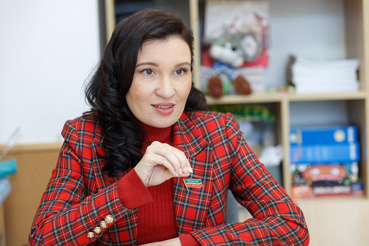 Школа, которую открыла в Дубае генеральный директор АНО «Бала-Сити» Альбина Насырова, перешла на работу в дистанционном формате