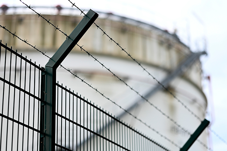 Восемь стран ОПЕК+ приняли решение об увеличении квот по добыче нефти на апрель всего на 206 тыс. баррелей в сутки