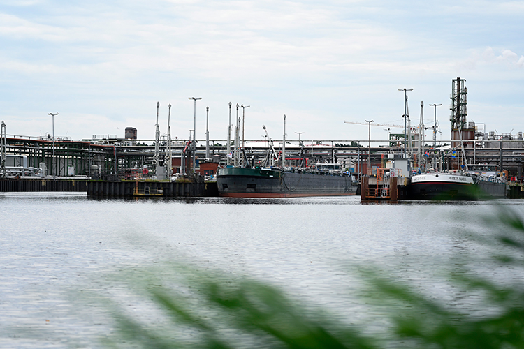 Из-за проблем с движением в Ормузском проливе резко поднялась стоимость нефти