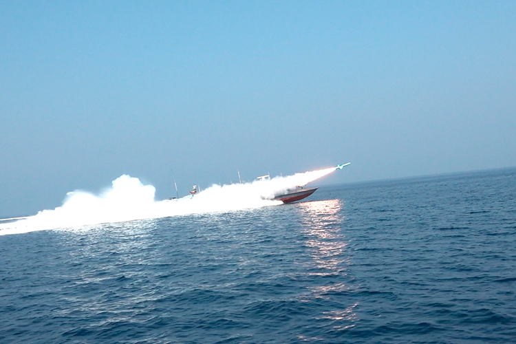 Тегеран в конце февраля закрыл для танкеров Ормузский пролив