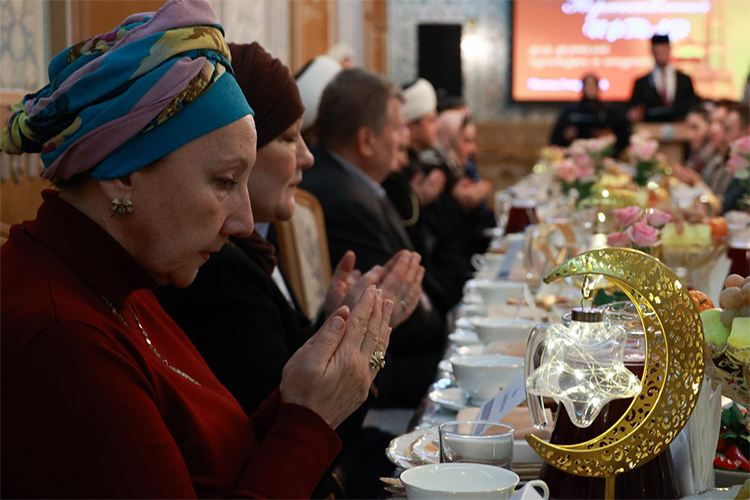 «Именно искусство помогает воспитать людей, которые помнят свои традиционные корни, настроены на достижение светлых целей»