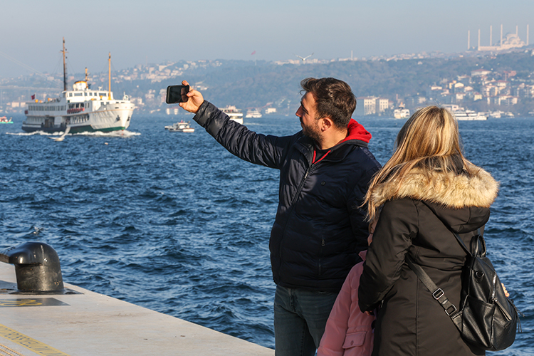 Если конфликт растянется на месяцы, то это может полностью перекроить карту мирового туризма &mdash; часть туристов поедет в Юго-Восточную Азию, еще больше людей &mdash; в Турцию