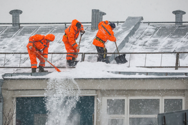Одна лишь разовая очистка крыши дома обходится сегодня в 170 тыс. рублей